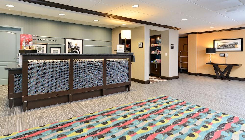 Hampton Inn Iowa City/University Area Zewnętrze zdjęcie