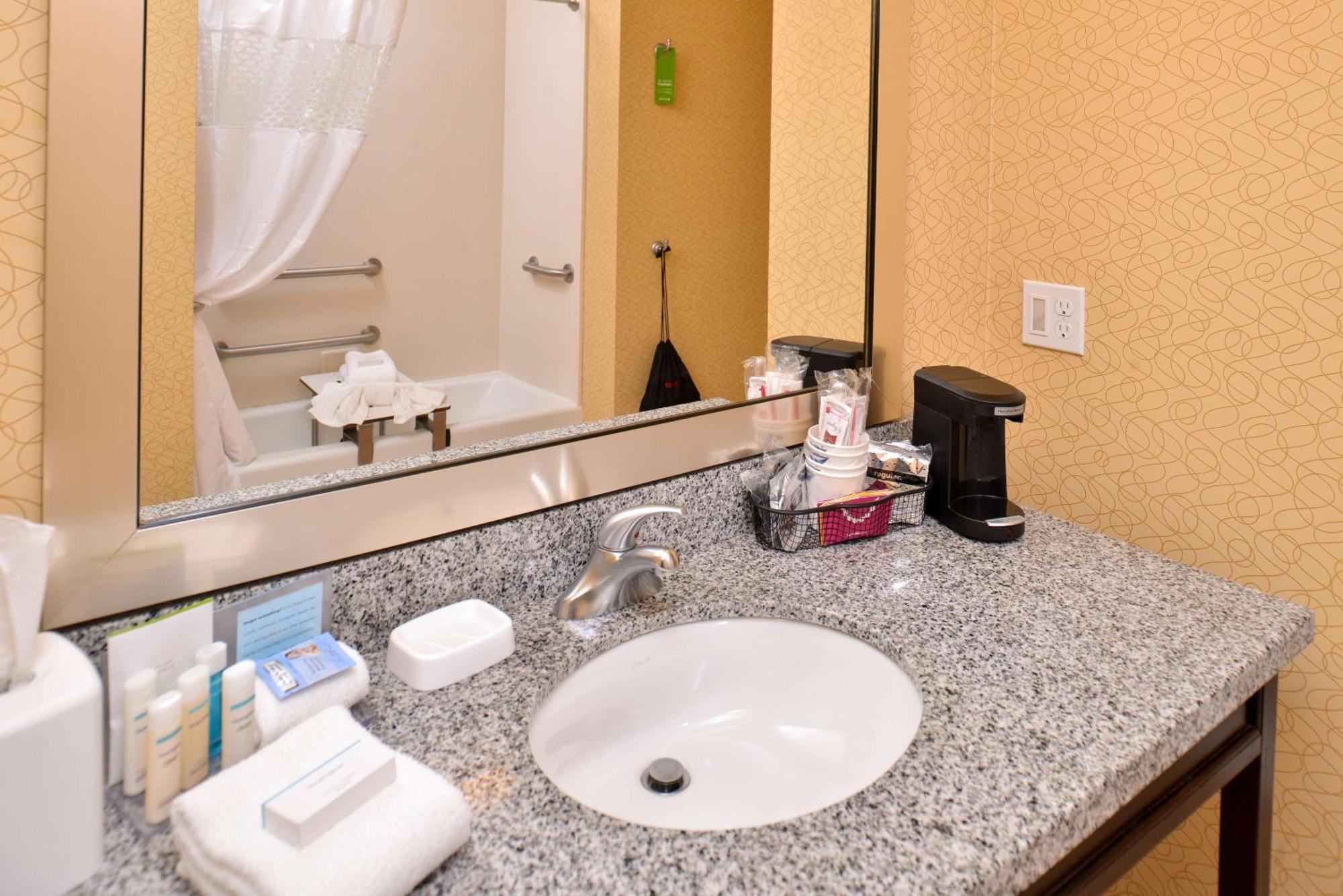 Hampton Inn Iowa City/University Area Zewnętrze zdjęcie