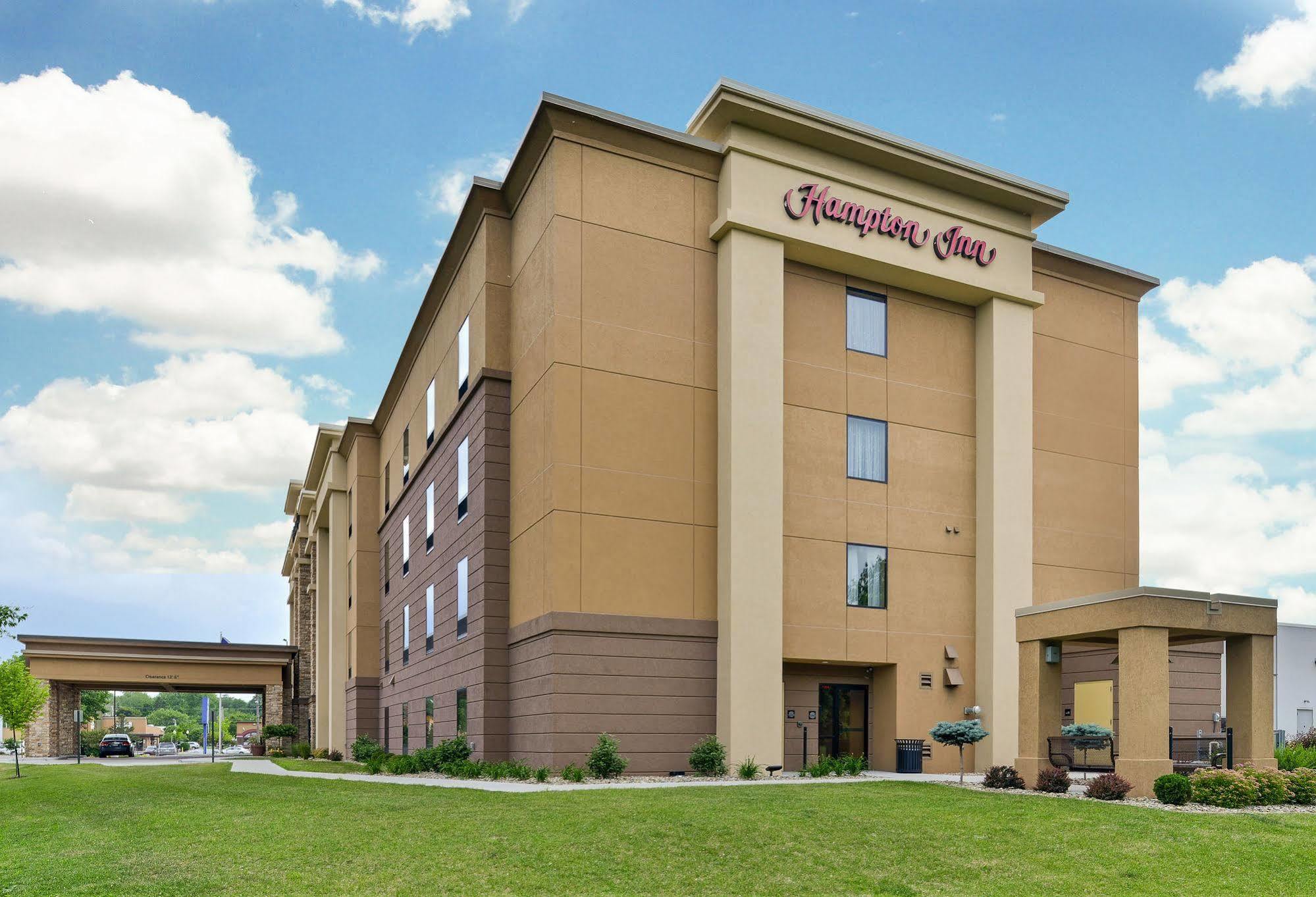 Hampton Inn Iowa City/University Area Zewnętrze zdjęcie